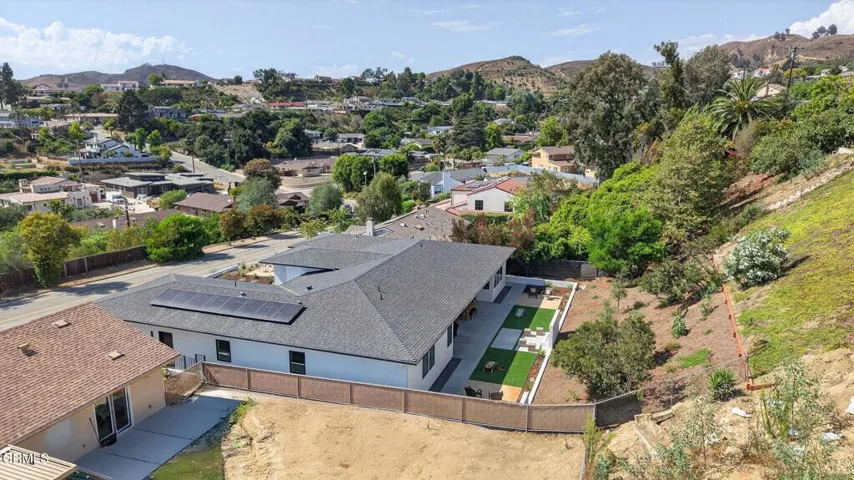 93-web-or-mls-087_UpmarketMedia-259Via-a