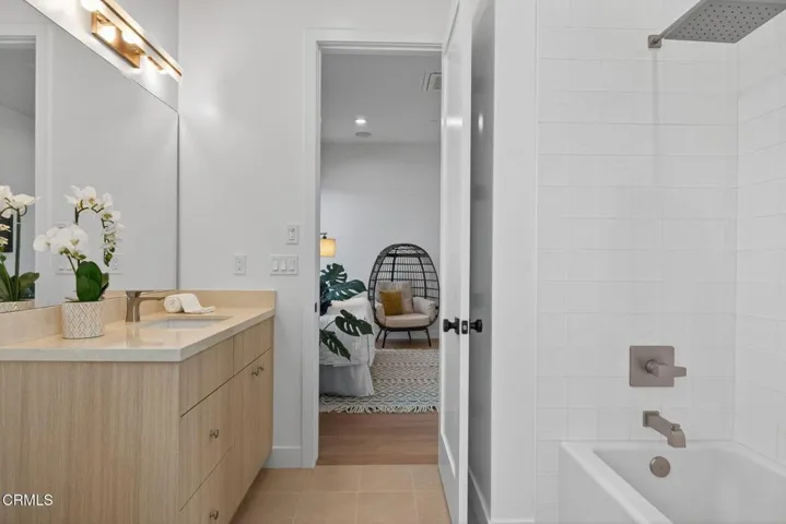 66-web-or-mls-019_UpmarketMedia-259Via-1