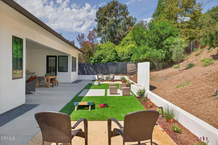 80-web-or-mls-034_UpmarketMedia-259Via-1