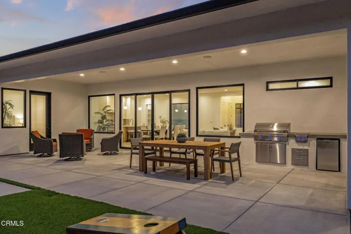12-web-or-mls-UpmarketMedia-259Via-twi-1