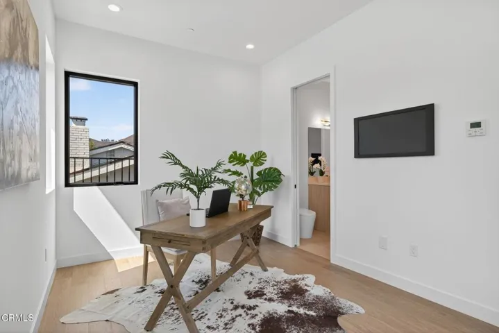 70-web-or-mls-024_UpmarketMedia-259Via-1