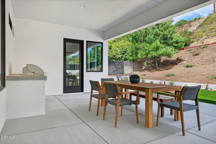 77-web-or-mls-038_UpmarketMedia-259Via-2