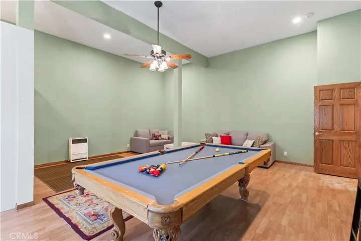 400+SF Bonus room with outside entry