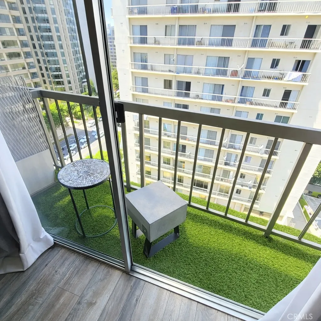 Balcony1