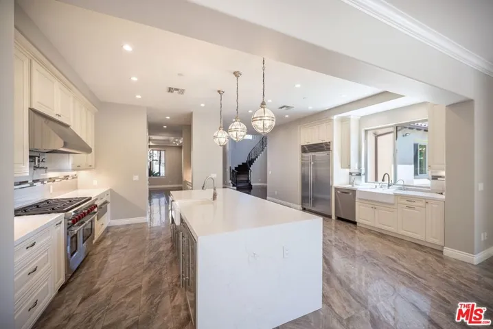 47 Buckskin Road, Bell Canyon, California 91307