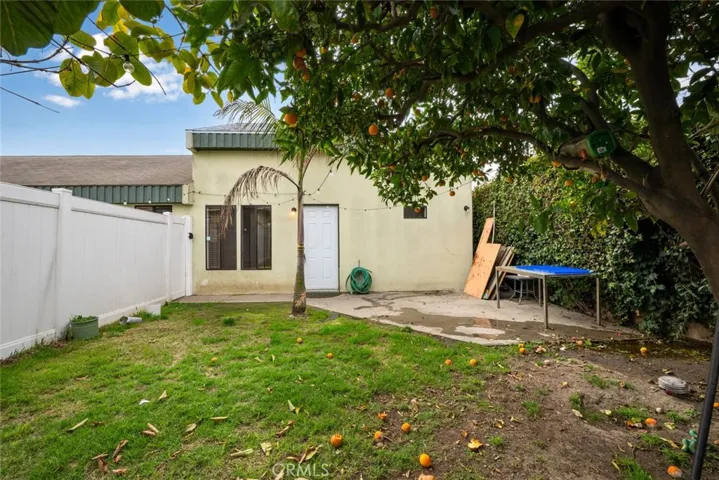 12101 Freeman, Hawthorne, California 90250