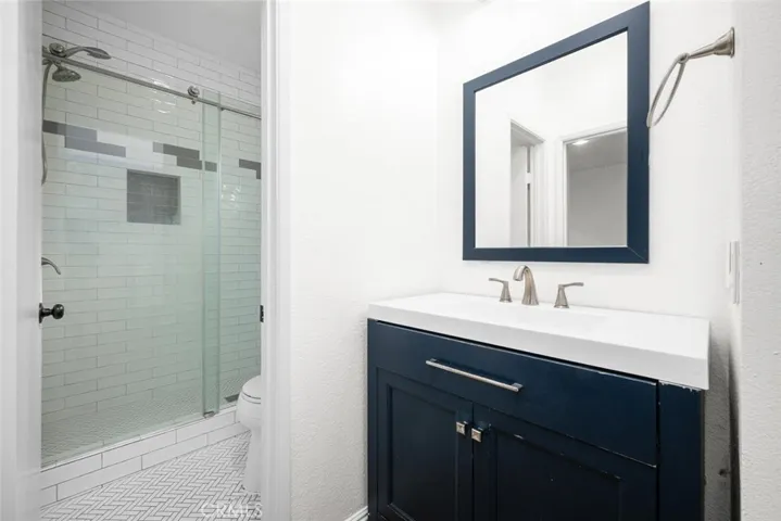 12101 Freeman, Hawthorne, California 90250