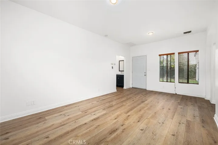 12101 Freeman, Hawthorne, California 90250