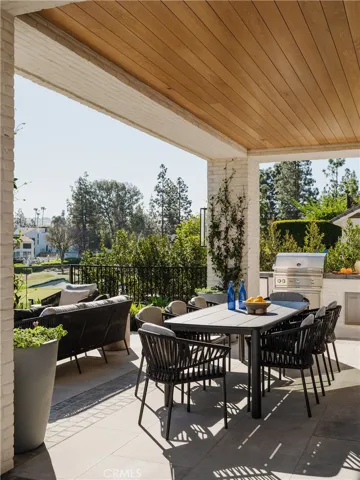 8 Cherry Hills Lane, Newport Beach, California 92660