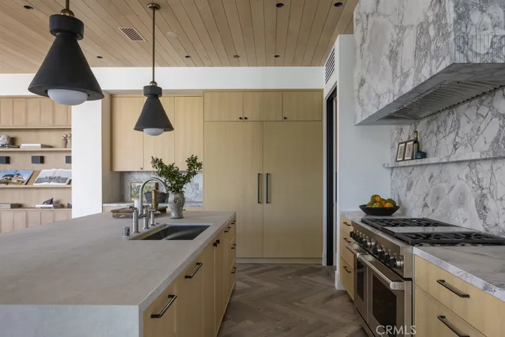 8 Cherry Hills Lane, Newport Beach, California 92660