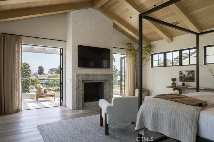 8 Cherry Hills Lane, Newport Beach, California 92660