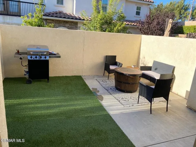 32 Secret Hollow Patio