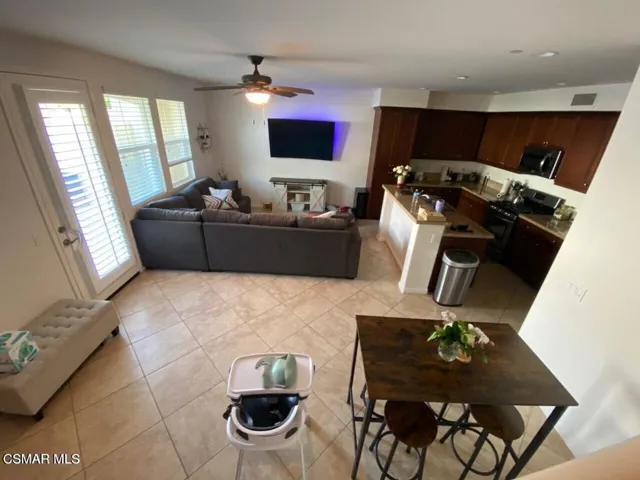 32 Secret Hollow Living Room