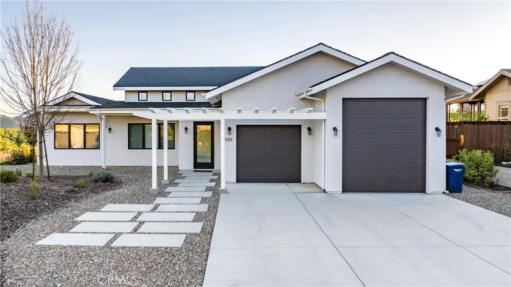 Like new ! Owners bought as new construction and used for second home. Fit's a big Pontoon on one side of garage.