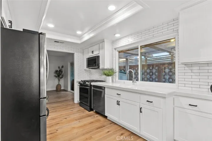 Alternate angle of the kitchen