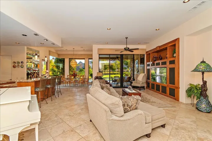 77655iroquoisgreatroom