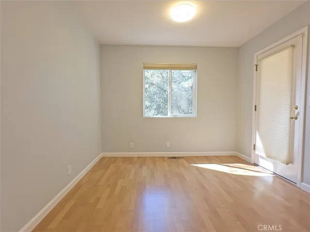 Breakfast nook opens to deck