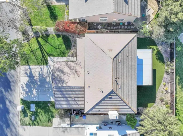 Aerial view of property and surrounding area