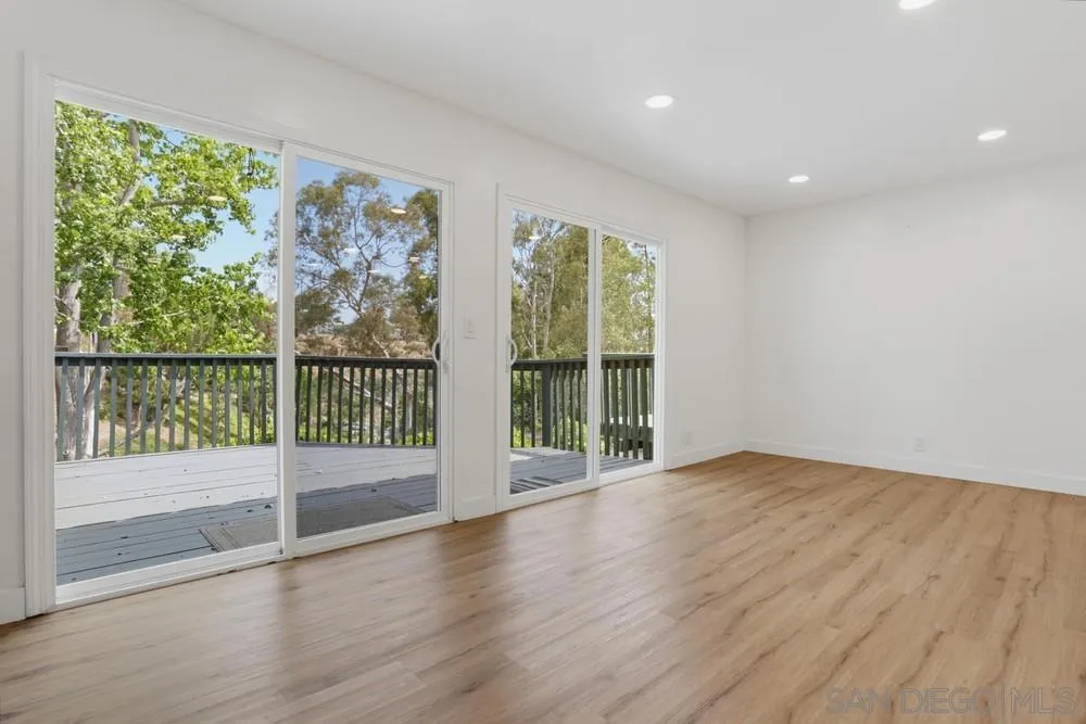 6968 Camino Amero, San Diego, California 92111 — photo 4