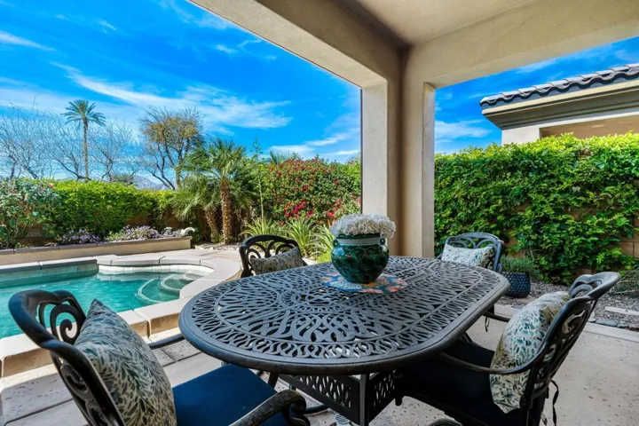 28-web-or-mls-CBPaseo_OPMG_0226_028