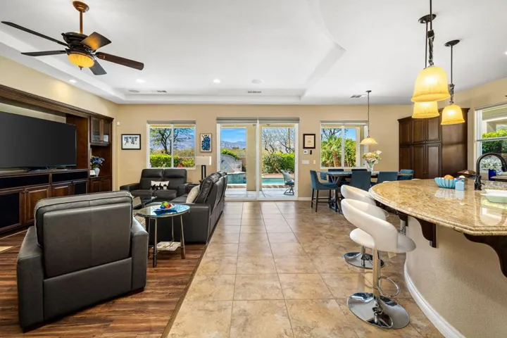 17-web-or-mls-CBPaseo_OPMG_0226_017