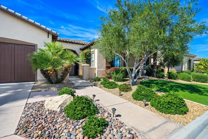 8-web-or-mls-CBPaseo_OPMG_0226_008