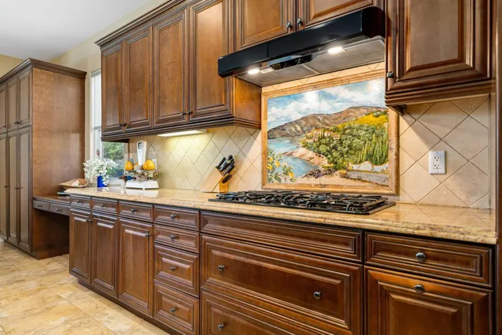 25-web-or-mls-CBPaseo_OPMG_0226_025