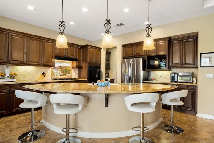 22-web-or-mls-CBPaseo_OPMG_0226_022