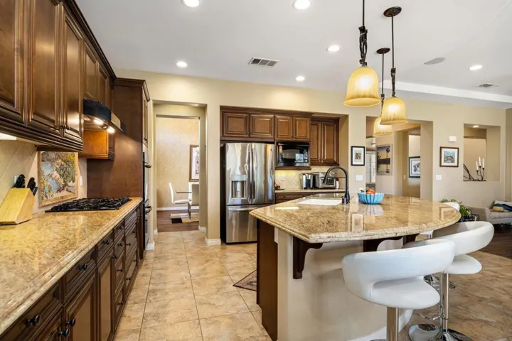 23-web-or-mls-CBPaseo_OPMG_0226_023
