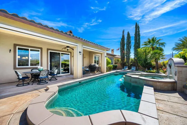 32-web-or-mls-CBPaseo_OPMG_0226_032