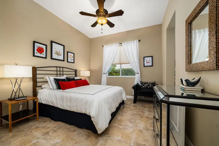 47-web-or-mls-CBPaseo_OPMG_0226_047