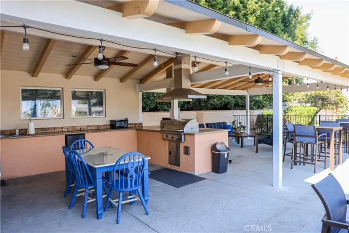Outdoor Kitchen
