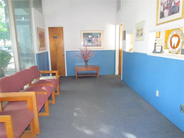 Large lobby for clients