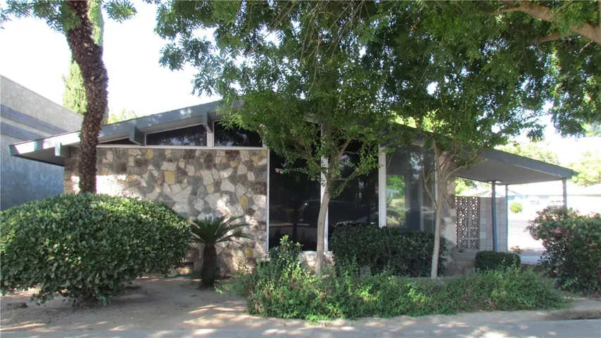 Welcome to 756 G Street in downtown Reedley