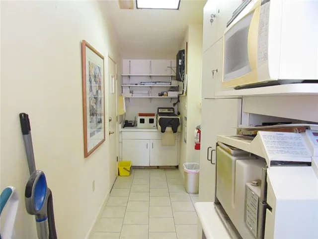 Additional Storage room/work space