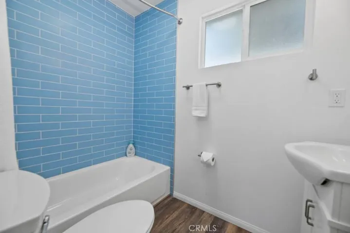 560 Edgemoor 5, Big Bear Lake, California 92315