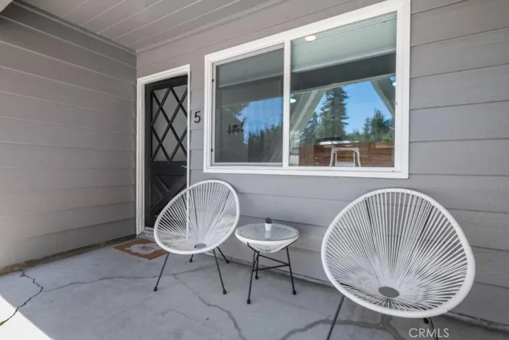 560 Edgemoor 5, Big Bear Lake, California 92315
