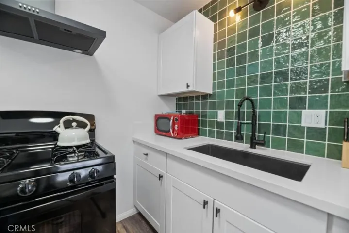 560 Edgemoor 5, Big Bear Lake, California 92315