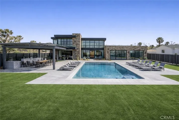 Virtual rendering of back yard
