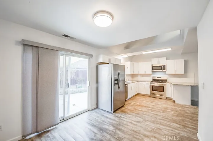 Dining Rm to Kitchen