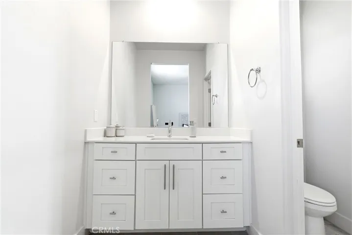 Jack/Jill Bathroom