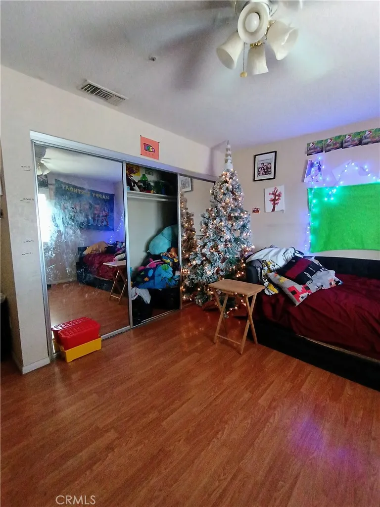 Large guest bedroom