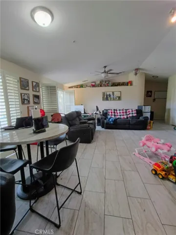 Dining area/ livingroom