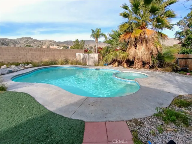 Pool & Spa