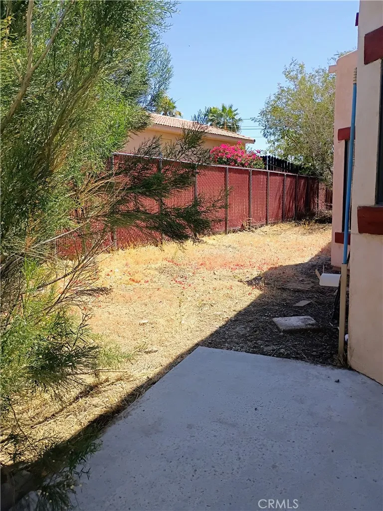 Large side yard
