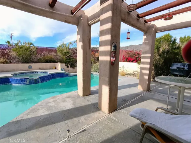 Pool & Spa