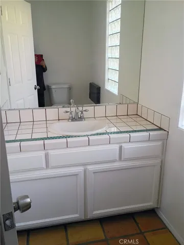 1/2 bathroom