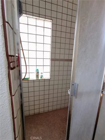 Walk-in tile shower mst ba