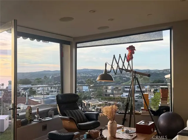 988 Acapulco, Laguna Beach, California 92651