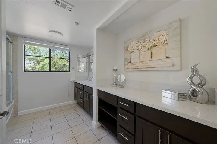 Hallway Bath upstairs